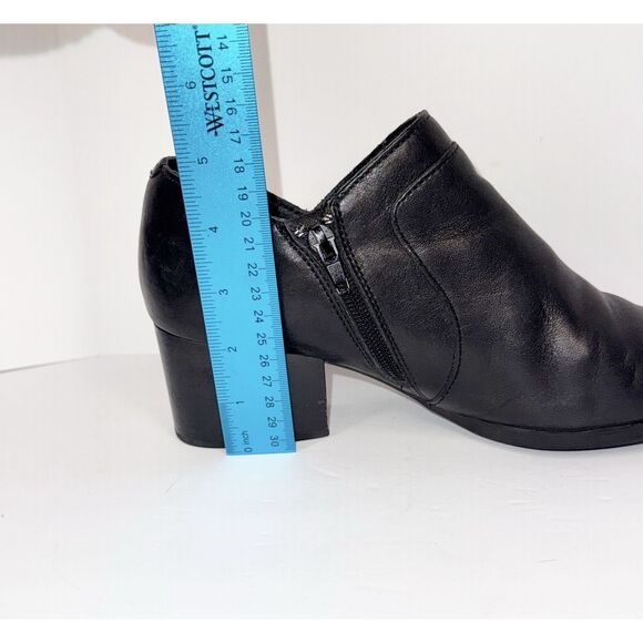 Born Black Leather Ankle Boot Shootie Bootie Block Heel Side Zip Classic Women 9 - Picture 10 of 16